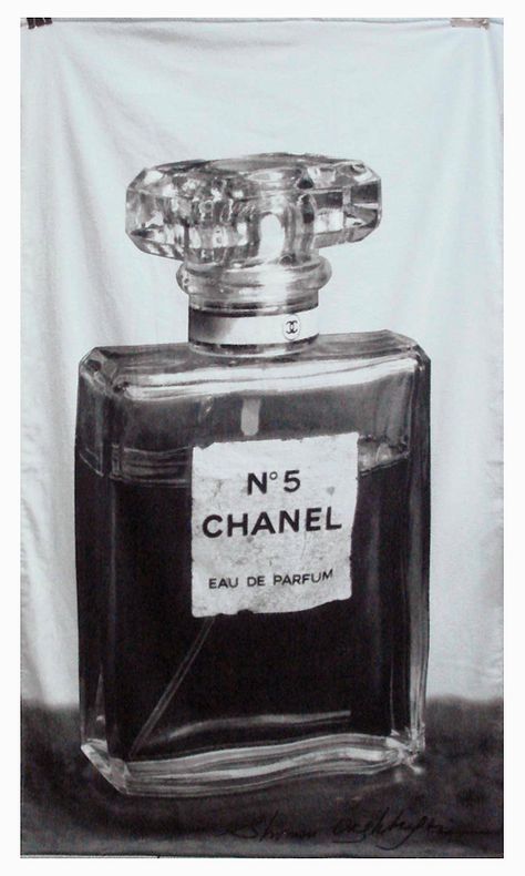 In 1921, Chanel No. 5 was launched. It was the first perfume that smelt deliberately artificial and made from artificial ingredients. Coco Chanel 1920, Perfume Coco Chanel, Coco Chanel Aesthetic, 20s Aesthetic, Fashion Sketchbook Inspiration, Chanel Poster, Chanel No5, Chanel Aesthetic, First Perfume