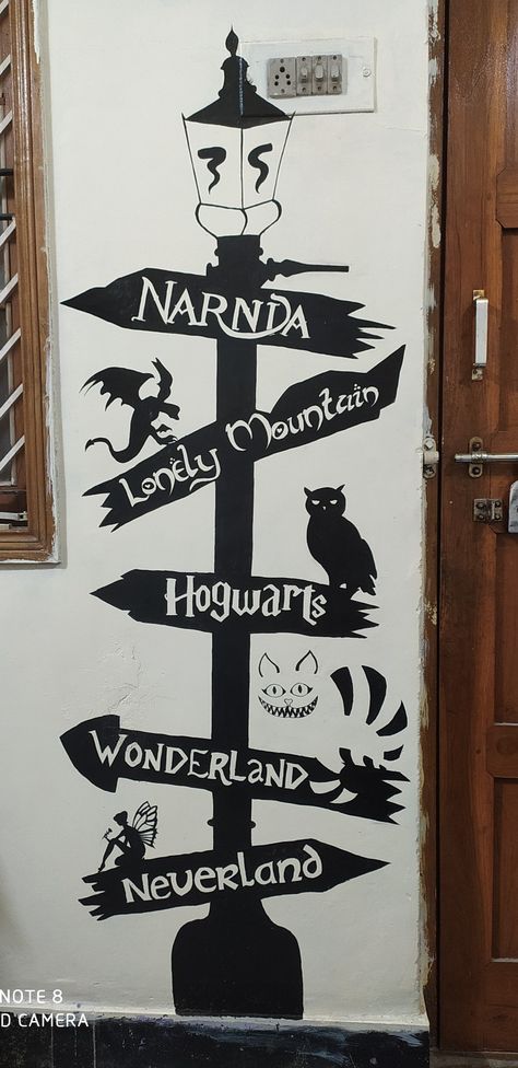 Harry Potter Wall Mural Bedrooms, Harry Potter Theme Wall Painting, Library Mural Ideas, Harry Potter Bedroom Wall, Harry Potter Wall Painting, Harry Potter Wall Mural, Home Wall Painting, Harry Potter Wall, Harry Potter Bedroom