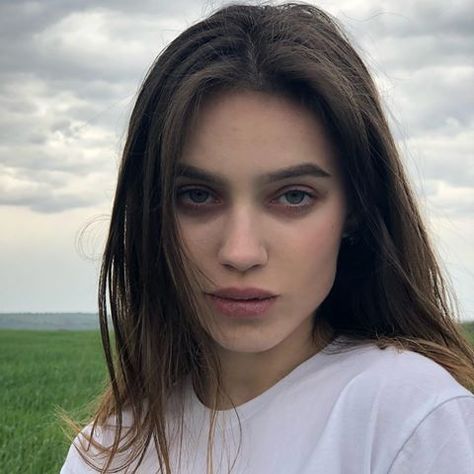 14 or 24 (@krukkk) • Instagram photos and videos Women With Square Jaw, Dark Undereyes, Baggy Eyes, Dark Circles Makeup, Under Eye Makeup, Dark Eye Circles, Dark Under Eye, Dark Circles Under Eyes, Face Aesthetic