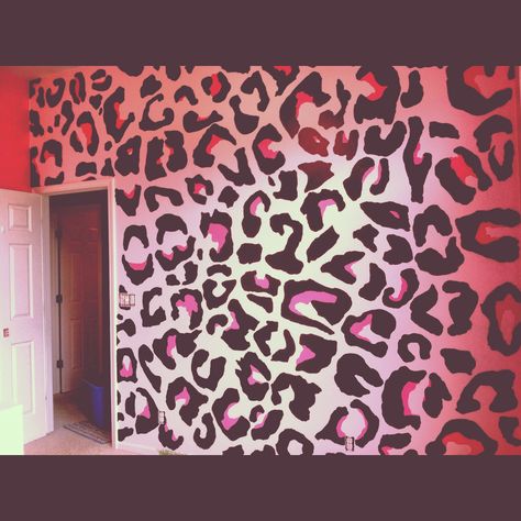 Cheetah print wall<3 Zebra Print Rooms, Cheetah Print Walls, Leopard Bedroom, Pink Painted Walls, Leopard Decor, Leopard Wall, Cute Room, Kids Room Paint, Print Bedroom