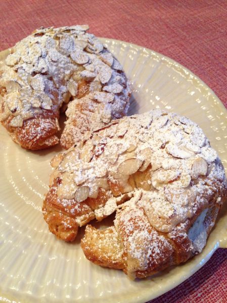 Make Croissants, Almond Paste Recipes, Making Croissants, Almond Croissants, Almond Pastry, Croissant Recipe, Almond Croissant, French Patisserie, Twice Baked