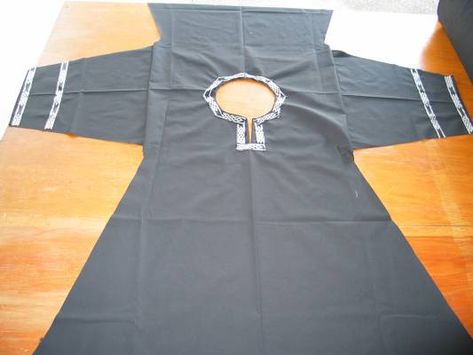 Tunic Pattern Free, Diy Tunic, Biblical Clothing, Medieval Pants, Norse Clothing, Biblical Costumes, Sca Costumes, Mens Tunic, Medieval Tunic