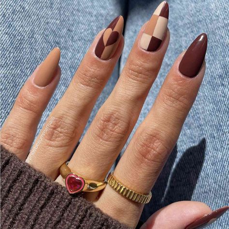 Autumn Nails Long Almond, Simple Nail Inspo Fall, Fall Gel Extension Nails, Nails Trends Fall 2024, Nail Art Designs Oval, Trendy Nails Fall 2023, Fall Birthday Nails Coffin, Leaf Fall Nails, Fall Nails Ideas Short