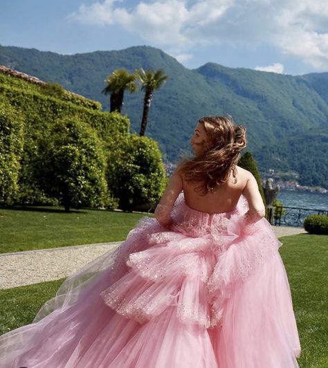 Ballgown Aesthetic, Gown Aesthetic, Bridesmaids Spring, Monique Lhuillier Bridal, Boho Wedding Ceremony, Metallic Gold Dress, Pink Tulle Dress, Fancy Fits, Wedding Help