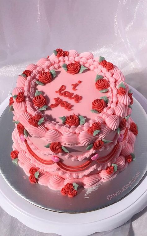 40+ Cute Valentine's Cake Ideas : Pink Vintage Style Cake Cake Decorator, Valentine Desserts, Mothers Day Cake, Valentines Day Cakes, Valentine Cake, Pastry Art, Valentine Chocolate, Pretty Birthday Cakes, Cake Lover