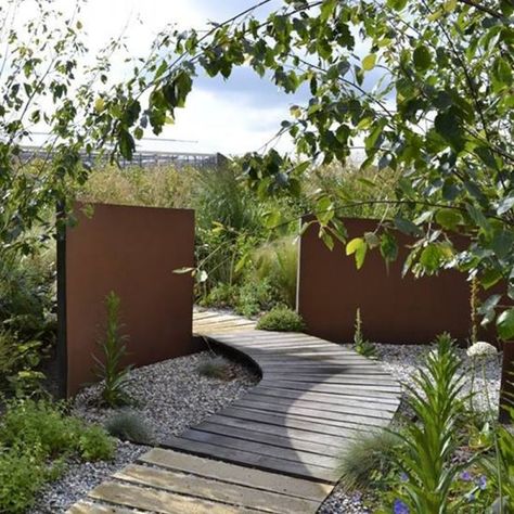 Seven Ways To Freshen Up Your Garden For Spring - Blog Corten Steel Garden, Modern Garden Design, Walled Garden, Contemporary Garden, Native Garden, Landscape Features, Corten Steel, Garden Features, Garden Structures