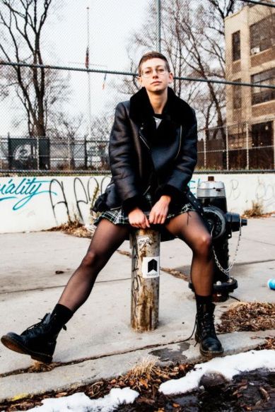 Black – [tights4him] Ungendered Fashion, Male Polish, Men Tights, Boys Wearing Skirts, Genderqueer Fashion, Boys In Skirts, Cool Tights, Guys In Skirts, Men Wearing Skirts