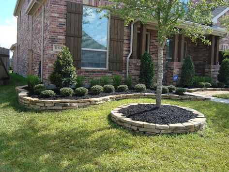 Fieldstone Retaining Wall Ideas, Simple Landscape Design, Tree Landscaping, Exterior Landscaping, Landscape Ideas Front Yard Curb Appeal, Backyard Spa, Stone Edging, Yard Makeover, Front Landscape