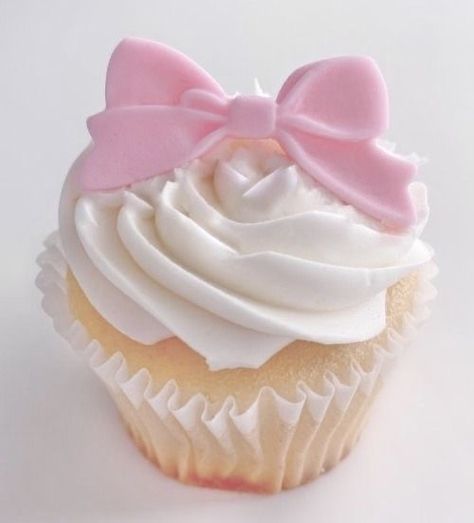 #cute #kawaii #soft #kawaiicore #cutecore🎀🍓🎤🍮 Luxury Cake, Sweet Like Candy, Pink Cupcakes, Think Food, Candy Girl, Pink Bows, Cute Cupcakes, Pink Sugar, Kawaii Food