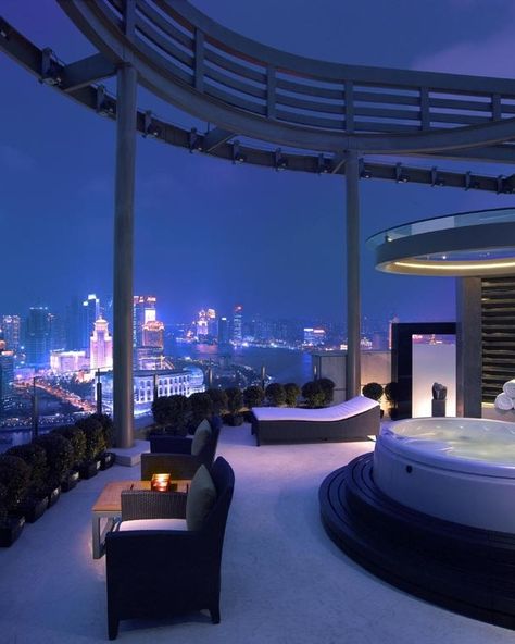 Hyatt on the Bund, Shanghai, Shanghai, China - Hotel Review - Condé Nast Traveler Apartment Luxury Penthouses, Penthouse Luxury, City View Night, Architecture Restaurant, New York Penthouse, Apartment Luxury, Trendy Apartment, Luxury Penthouse, Penthouse Apartment