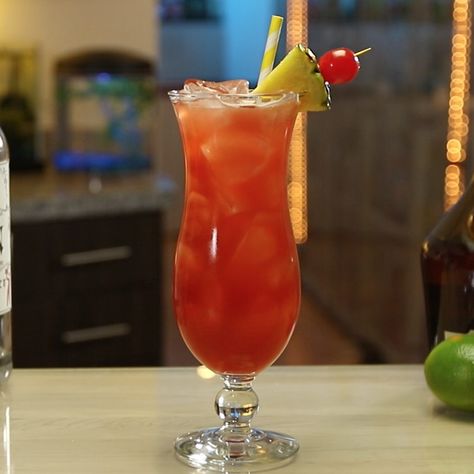 Singapore Sling Cocktail, Brandy Drink, Fruity Alcohol Drinks, Rum Cocktail Recipes, Singapore Sling, Drink Garnishing, Passion Fruit Juice, Caribbean Rum, Tipsy Bartender