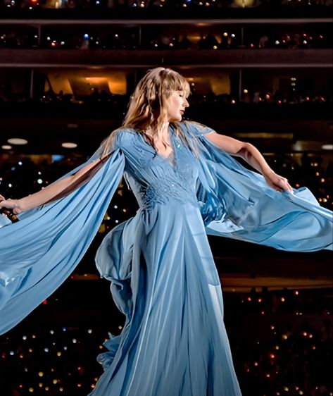 #LATSTheErasTour #TSTheErasTour #TaylorSwift #SoFiStadium #1989TaylorsVersion #TaylorSwiftStyle #AlbertaFerretti Eras Tour, On Stage, Fun Games, Group Chat, Taylor Swift, Swift, Building, Blue