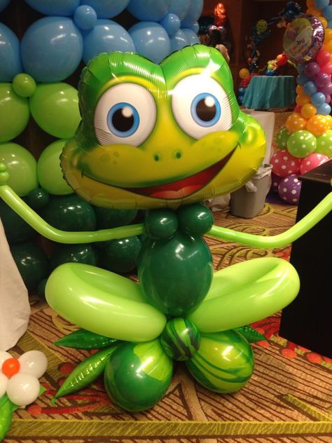 Balloon Frog, Frog Balloon, Balloon Ideas, Balloon Sculptures, Balloon Flowers, Jungle Theme, Balloon Animals, Balloon Diy, Event Themes