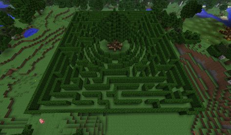 Hedge maze Minecraft Hedge Maze, Minecraft Maze Ideas, Minecraft Maze Blueprints, Easter Minecraft Builds, Minecraft Hedge, Scary Minecraft Builds, Minecraft Labyrinth, Maze Minecraft, Minecraft Mansions