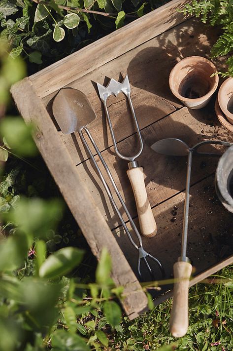 This item is excluded from all promotions. This two-ended hand tool is a versatile addition to your garden bag, offering a shovel blade and a rake made from high-quality stainless steel. The center rods are designed with a slight bend, allowing you to exert more force on the blade or rake during use. About Sneeboer: Sneeboer tools are considered the finest-quality Dutch garden tools available. Since 1913, every Sneeboer tool has been hand-forged from stainless steel and individually shaped, sharpened, and polished. Quality and customer satisfaction are the cornerstones of their ideology; each tool carries a lifetime guarantee. | Sneeboer Handheld Multi-Shovel, Size: 16" at Terrain Garden Product Photography, Sneeboer Tools, Portfolio Aesthetic, Japanese Garden Tools, Garden Tools Diy, Tools Aesthetic, Garden Tool Rack, Gardening Accessories, Soil Types