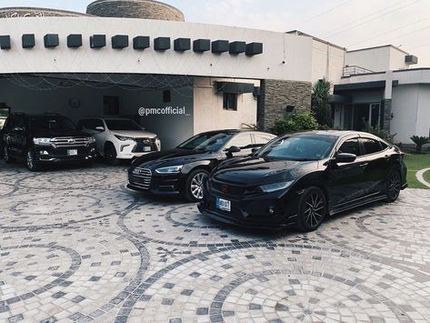 Hassan Asim’s garage from Faisalabad. 🖤 @sheikhhassanasim77 - - - - - - - - - - - - Follow u Pakistan Car Snapchat, Car Driving Snapchat Story Pakistan, Car Snapchat Stories Pakistan, Murree Pakistan Mall Road, Toyota Grande Pakistan, Car Garage, Dream Garage, Pakistan, Garage