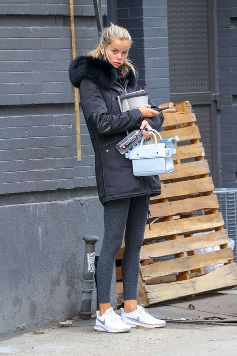 Frida Aasen – Leaving the Dogpound in New York 02/27/2021 Frida Assen Aesthetic, Frida Aasen Hair, Frida Aasen Style, Frida Aasen, Girls Fur, Winter Chic, Candy Girl, Style Aesthetic, Irina Shayk