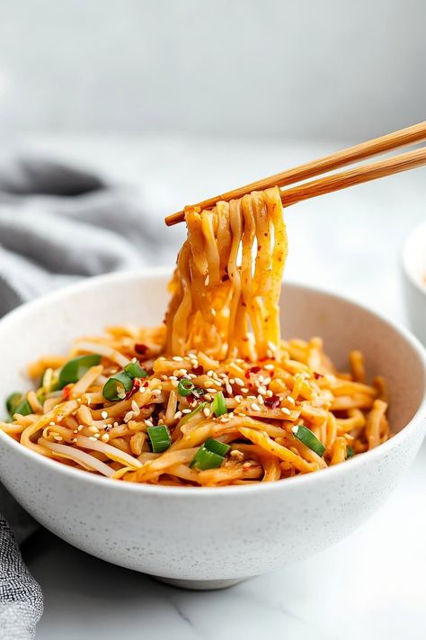 These sweet and spicy noodles are the perfect addition to any Asian feast! They're quick, easy, and delicious. Asian Feast, Slow Cooker Lasagna Soup, Recipes Spicy, Fettuccine Noodles, Bowl Meals, Asian Noodle Recipes, Asian Stir Fry, Asian Noodle, Spicy Noodles