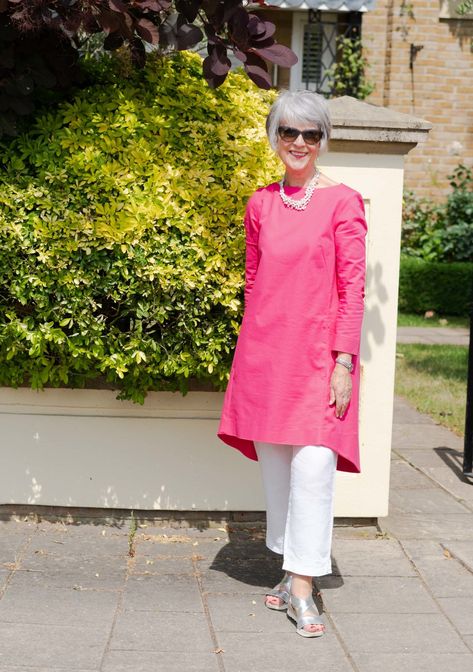 Trouser Fashion, White Linen Trousers, Advice For Women, Summer Tunics, Pattern Inspiration, Ageless Style, Chic And Elegant, Style Advice, Over 50 Womens Fashion