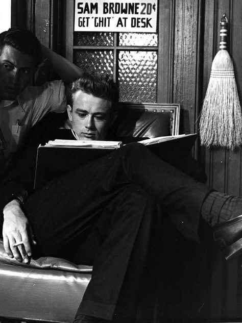 James Dean Jim Stark, James Dean Photos, Jimmy Dean, East Of Eden, Actor James, Bad Picture, Movies And Series, Marlon Brando, James Dean