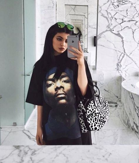 Kylie Jenner T Shirt, King Kylie 2016, Kylie Jenner 2017, Kylie Jenner 2014, Givenchy Nightingale, 90s Fashion Outfits Hip Hop, Estilo Kylie Jenner, Very Important Person, Kylie Jenner Instagram