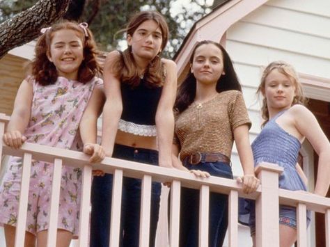 Thora Birch, Backyard Goals, The Parent Trap, Need A Friend, 2000s Girl, Teens Movies, Parent Trap, Being Lazy, All For One