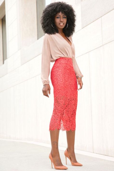 Long Pencil Skirt Outfit Classy, Classy Skirts, Pencil Midi Skirt, Chique Outfit, Style Pantry, Fashionable Work Outfit, Mode Kimono, Pencil Skirt Outfits, Gaun Fashion