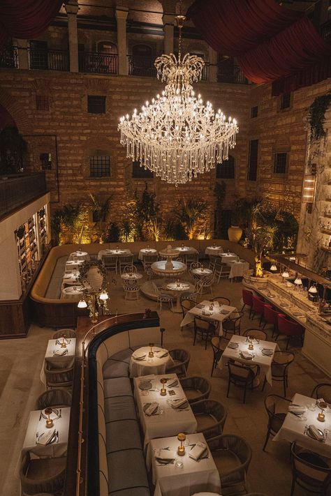 Olden 1772 - naif design Italian Restaurant Interior Design, Italian Restaurant Interior, Modern Chinese Restaurant, Eclectic Restaurant, Rooftop Restaurant Design, Restaurant Layout, Modern Restaurant Design, Concept Models Architecture, Luxury Restaurant