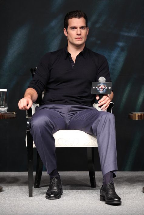 Fotos calientes de Henry Cavill | PopSugar Celebrity Reino Unido Henry Cavill, Robert Downey Jr, Henry Superman, Love Henry, Weak In The Knees, Celebrity News Gossip, Male Celebrities, Man Of Steel, British Actors