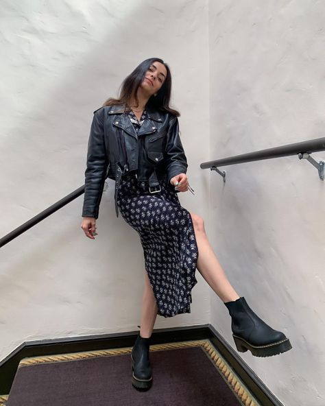 Vintage just hits differently Rometty Boots Outfit, Doc Martens Rometty Outfit, Dr Martens Rometty Outfit, Rometty Chelsea Boot Outfit, Chelsea Boots Outfit Dress, Platform Chelsea Boots Outfit, Dr Martens Chelsea Boots Outfit, Dc Martens Outfit, Chelsea Boot Outfits Women