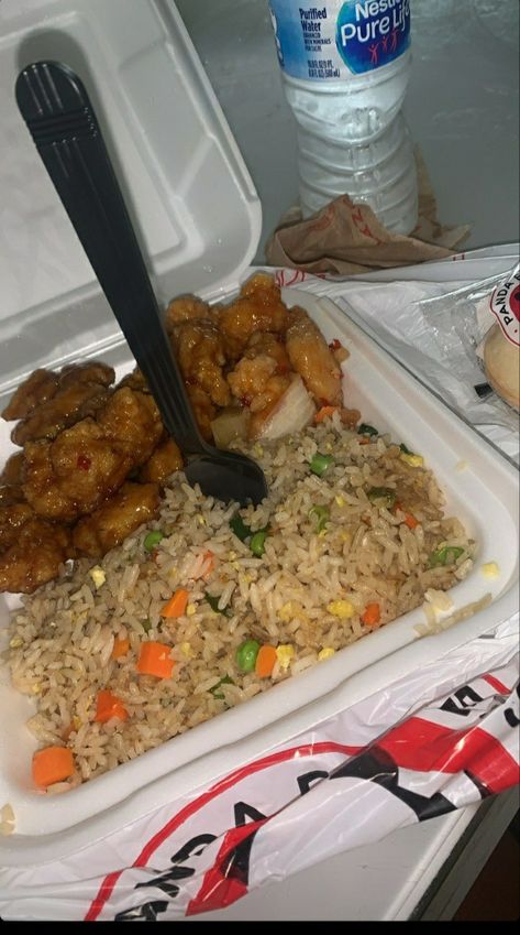 Picture Of Food On Table, Usa Dinner Food, Lunch Snap, Kfc Inspired Recipes, Eating Food Funny, Uk Food, Good Morning Breakfast, Usa Food, Food Memes