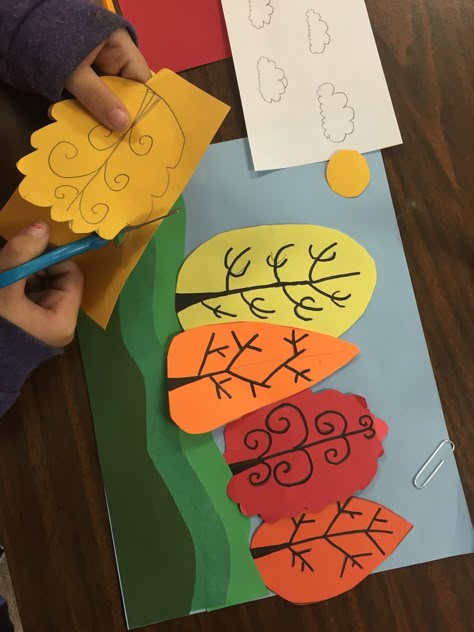 3rd Grade Fall Forests Third grade has been working on these cute little creations for the past couple of art classes now, and have... Art 2nd Grade, 3rd Grade Art Lesson, Third Grade Art, Classe D'art, Fall Art Projects, 3rd Grade Art, Elementary Art Projects, Fall Art, Homeschool Art