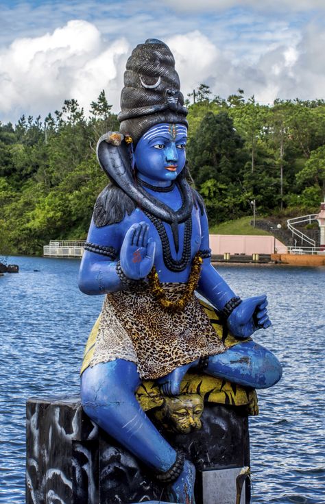 Lord Shiva statue at Ganga Talao lake in Mauritius. Picture: PA Photo/Thinkstockphotos. Honda Civic 2005, Bhagavata Purana, Shiv Shankar, Lord Shiva Statue, Shiva Statue, Big Buddha, Indian Culture, Trotter, Globe Trotter