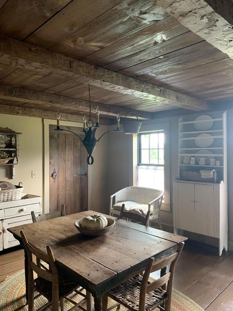 Old 1800 Homes, 1700s Colonial House Interior, 1800 Homes Interior, Old Country Houses Farmhouse, 1890s Farmhouse Interior, 1890 Farmhouse Interior, 1900s Farmhouse Interior, 1800s Farmhouse Living Room, Pioneer House Interior