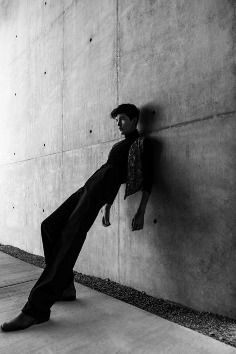 Industrial Photoshoot Ideas Fashion, Portfolio Photoshoot Men, Brutalist Fashion Photography, Dark Photoshoot Background, Perspective Fashion Photography, Editorial Model Photography, Concrete Fashion Editorial, Outside Street Photoshoot Ideas, Poses For Digitals