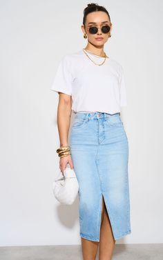 Midi Jean Skirt Outfits, Blue Denim Skirt Outfit, Midi Denim Skirt Outfit, Denim Midi Skirt Outfit, Modest Streetwear, Jean Skirt Fashion, White Tops Outfit, High Waist Denim Skirt, Light Color Jeans