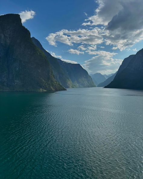 Fjord funfact!  Did you know that the word "fjord" actually originates from the Old Norse word "fjǫrðr," which means "where one fares through"? It perfectly captures the essence of these narrow, winding waterways that wind their way through the stunning Norwegian landscape. 🏞️ #FjordFacts #NorwegianNature 🇳🇴   📷 @janablana Fjords Aesthetic, Fjords Norway, Norwegian Fjords, Norse Words, Rib Boat, Beautiful Hikes, Go Hiking, Closer To Nature, Travel Lover