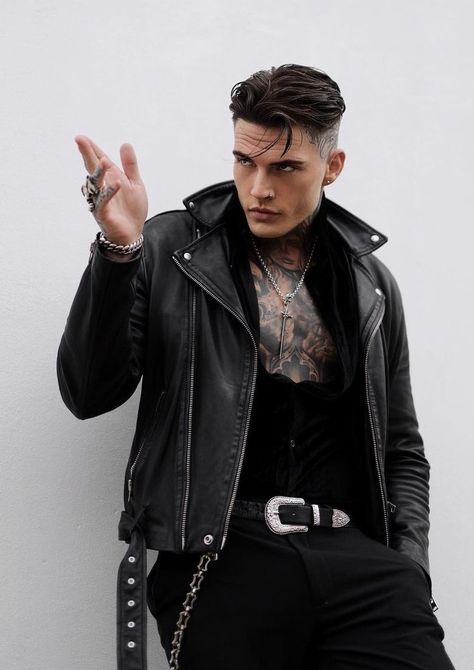 Bad Boy Outfits, Black Leather Biker Jacket, Biker Outfit, Look Rock, Leather Jacket Outfits, The Perfect Guy, Biker Girl, Leather Biker Jacket, Black Leather Jacket