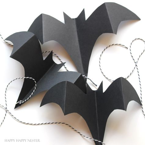 Halloween Bats Diy, Dekorasi Halloween, Halloween Art Projects, Bat Decorations, Halloween Bat Decorations, Halloween Paper Crafts, Halloween Memes, Bats Halloween, Fun Halloween Crafts