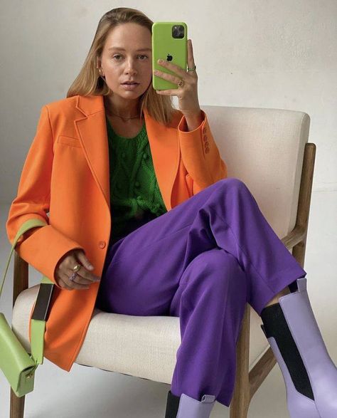 Complementary Colors Fashion, Colorful Winter Outfits, Orange Color Combinations, Split Complementary, Orange Coat, Colour Combinations Fashion, Color Combos Outfit, Cute Work Outfits, Color Blocking Outfits