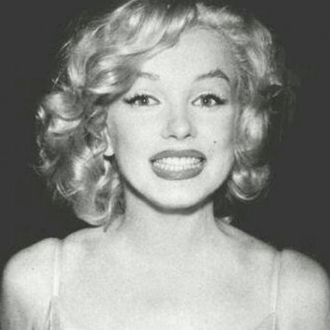 Lovely Wise Girl, Richard Avedon, Marilyn Monroe Photos, Norma Jean, Norma Jeane, Jolie Photo, Brigitte Bardot, Blake Lively, Classic Beauty