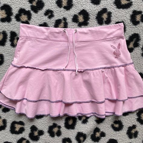 Girls Streetwear Aesthetic, Satin Aesthetic, Rara Skirt, Cake Skirt, Streetwear Girl, 2000s Fashion Outfits, Sling Dress, Emo Girls, Dolce E Gabbana