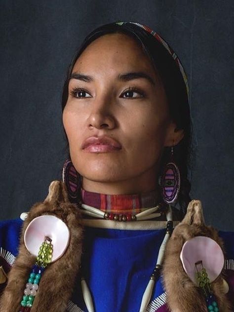 Native American Face Paint, American Indian Girl, Native American Paintings, Native American Pictures, Native American Photos, Native American Peoples, Native American Heritage, American Indian Art, Cultural Diversity