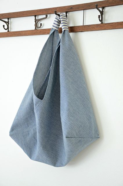 Lola Nova - Whatever Lola Wants: Origami Market Bag Tutorial Sew Ins, Tas Denim, Homemade Bags, Origami Bag, Bento Bags, Diy Origami, Bags Tutorial, Diy Couture, Simple Bags