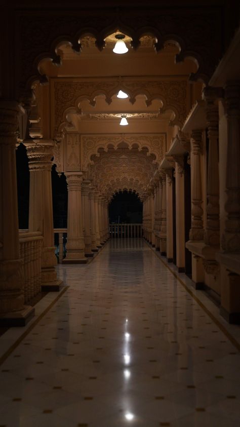 Aesthetic Places Background, Akshardham Temple, Luxury Life Aesthetic, Mirrored Furniture Decor, Fantasy Pendant, Royal Core, Romantic Story, Royal Indian, Japan Aesthetic