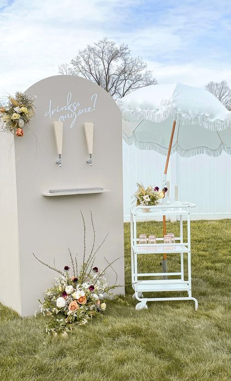 Diy Beer Bar Wedding, Diy Beer Bar, Beer Bar Wedding, Wedding Bar Cart, Party Rental Ideas, Party Rentals Business, Bar Mobile, Tap Wall, Wedding Drink Station