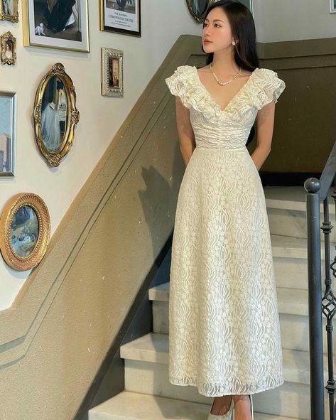 Rom Com Dresses, White Dress Outfit Classy Elegant, Confirmation Outfits For Women, Elegant Women Classy Dress Outfits, Lace Dress Designs Classy, Church Dress Outfit, Nature Dresses, White Lace Gown, Elegant Dresses Classy