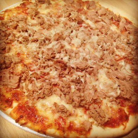 #Tuna #Pizza Tuna Pizza, Hawaiian Pizza, Lasagna, Pizza, Ethnic Recipes, Quick Saves, Lasagne, Pizzas