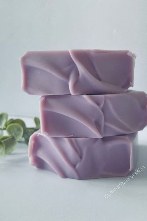 Lavender soap has a wonderful aroma of true lavender flowers, soft, fresh and clean. Soap Aesthetic, Eucalyptus Soap, Soap Making Tutorials, Lavender Soap Bar, Fancy Soap, Unique Soap, Handmade Soap Bar, Lavender Soap, Soap Company