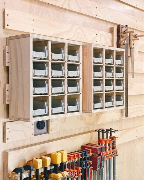 French Cleat Wall, French Cleat Storage, Tool Wall Storage, Cleat Wall, Diy Garage Cabinets, Garage Workshop Layout, Garage Workbench Plans, Diy Garage Work Bench, Garage Mudroom